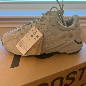 Yeezy Boost 700 in Light Gray SALT 2023